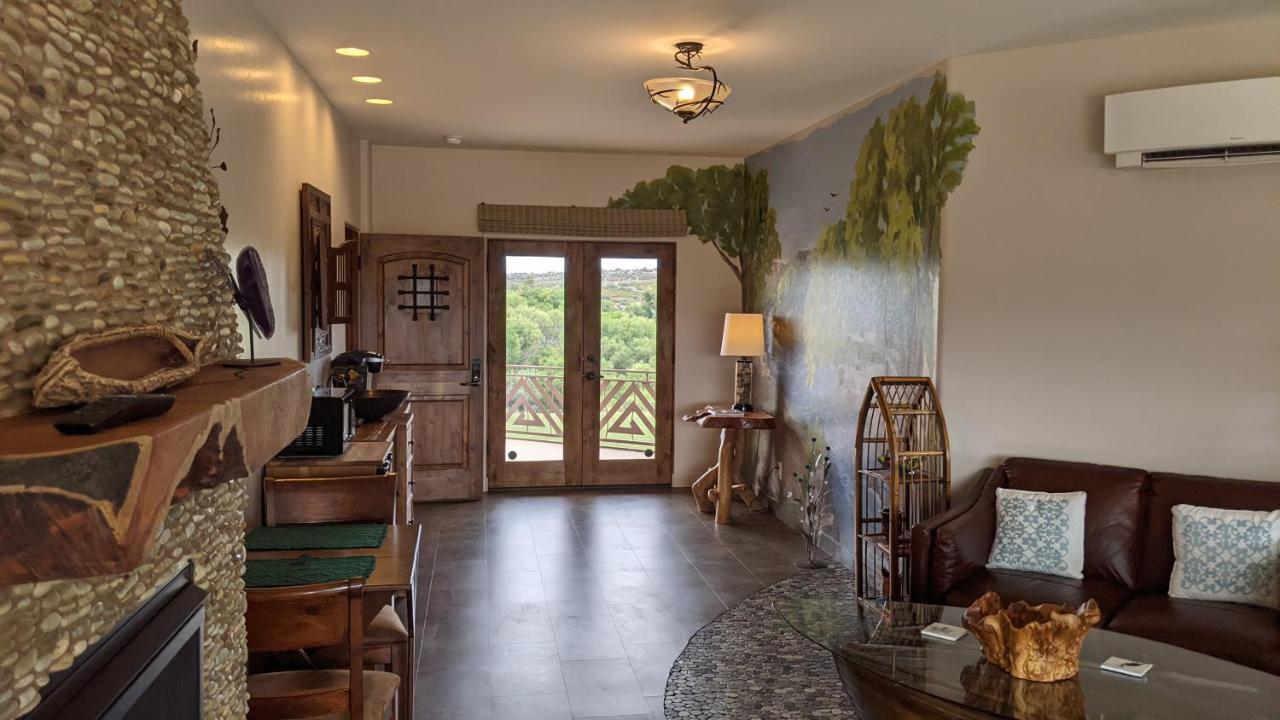Origins Bed And Breakfast Котънууд Екстериор снимка